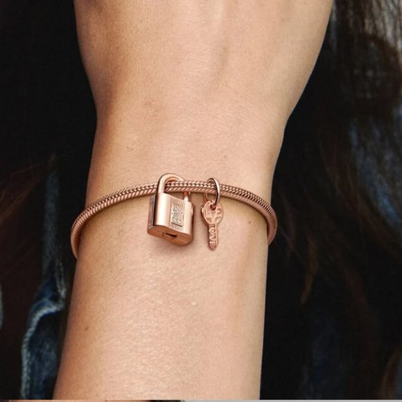 Pandora Rose Gold Padlock & Key Dangle Charm - Picture 5 of 5